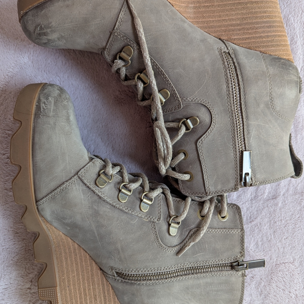Stylish Gray Women's Boots